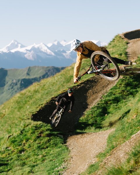 Mountainbiker auf einem Biketrail am Schattberg in Saalbach | © Moritz Ablinger